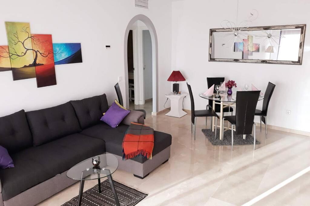 Castillo de Sabinillas Beautiful Apartment In Duquesa Suites And Gardens المظهر الخارجي الصورة