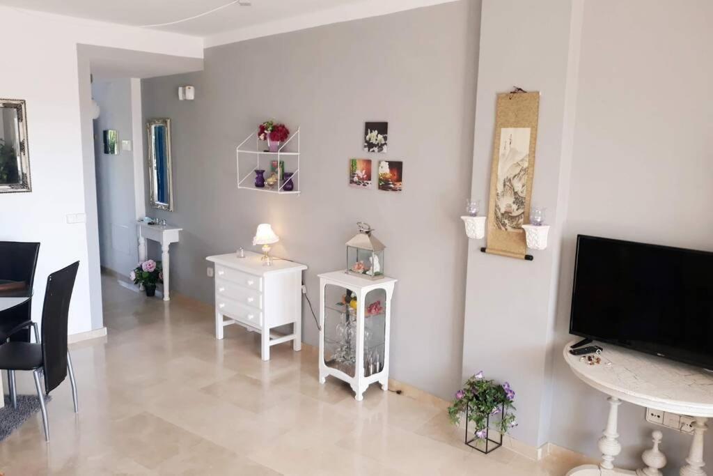 Castillo de Sabinillas Beautiful Apartment In Duquesa Suites And Gardens المظهر الخارجي الصورة