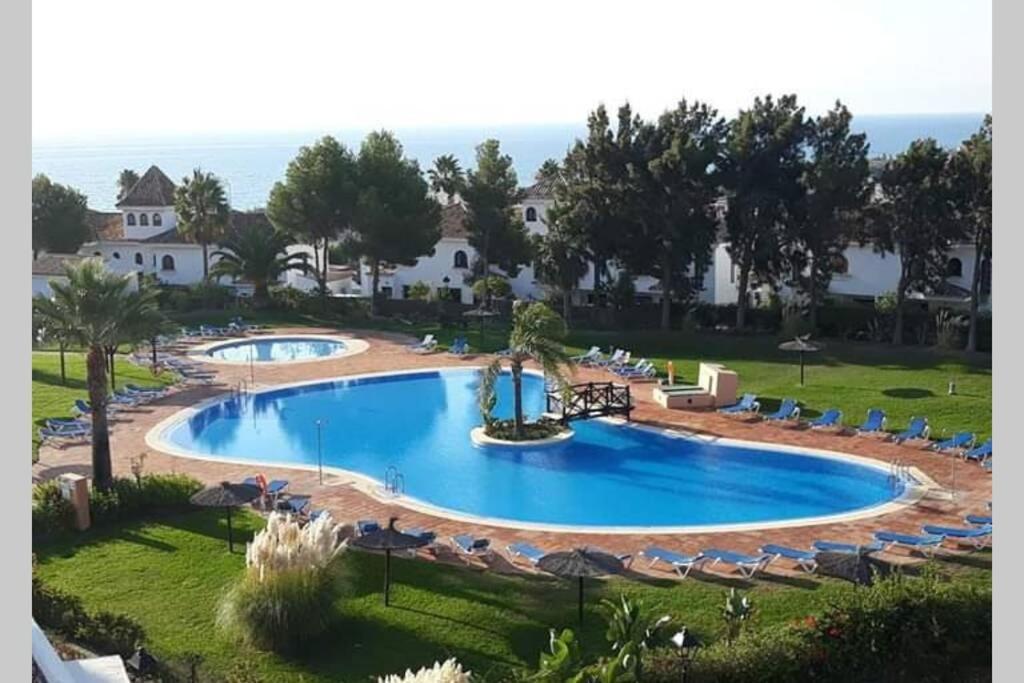 Castillo de Sabinillas Beautiful Apartment In Duquesa Suites And Gardens المظهر الخارجي الصورة